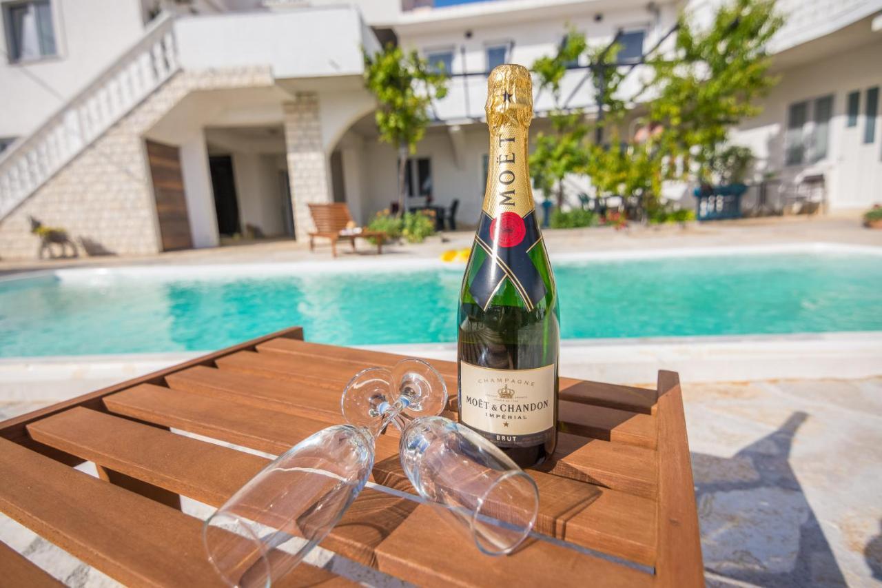 Apartments Barbara Tribunj  Ngoại thất bức ảnh