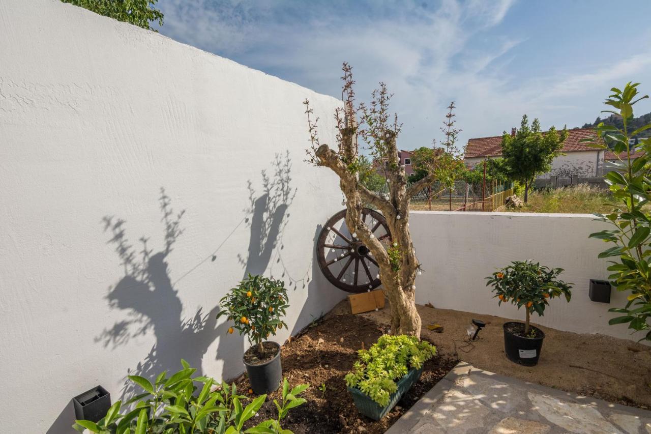 Apartments Barbara Tribunj  Ngoại thất bức ảnh