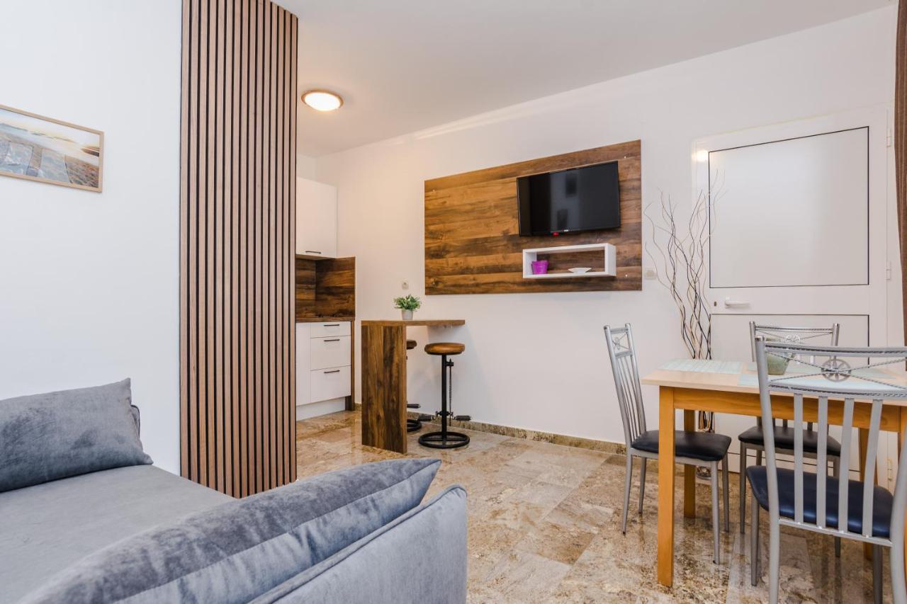Apartments Barbara Tribunj  Ngoại thất bức ảnh